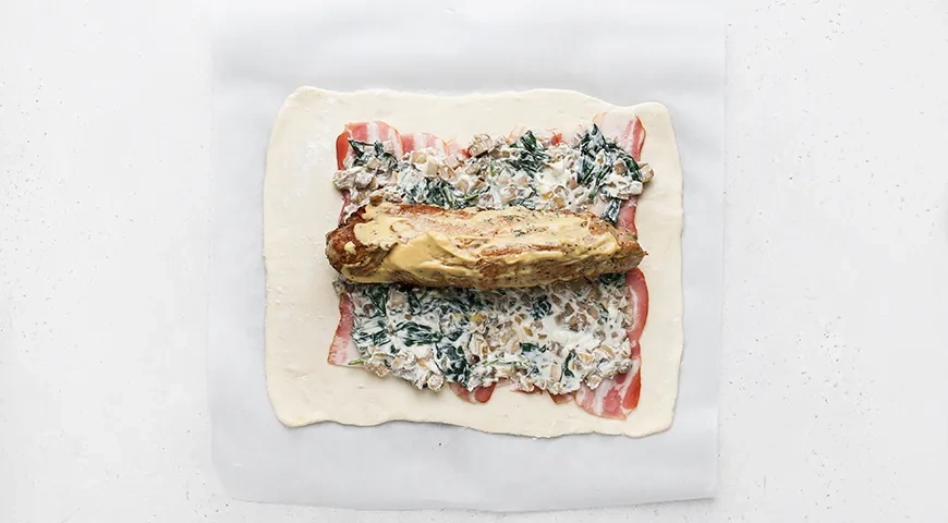 Свинина, запеченная в слоеном тесте: шаг 7