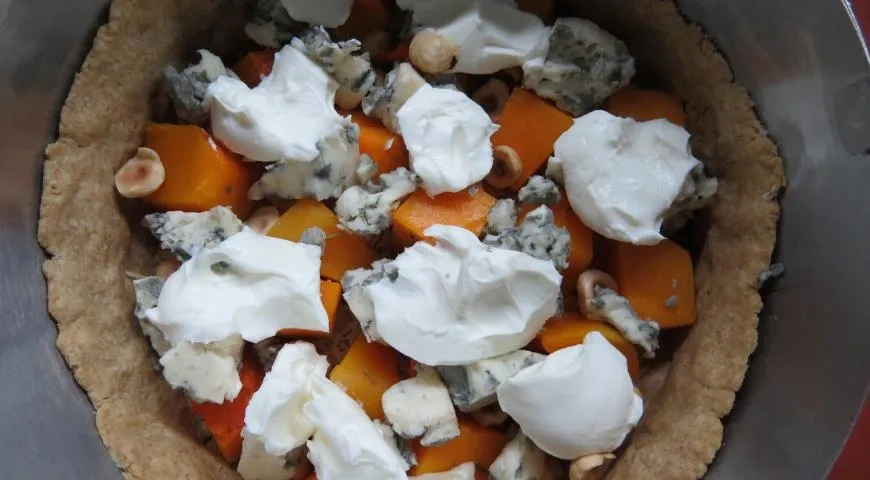 Тарт с тыквой и голубым сыром: шаг 7
