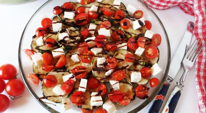 Теплый салат с кабачками гриль: шаг 7