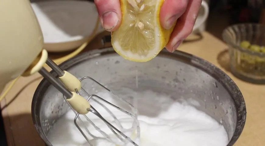 Тефтели с оливками с соусом авголемоно (Юварлакия): шаг 7