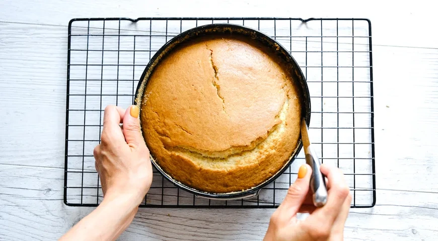 Заливной пирог с абрикосами: шаг 7