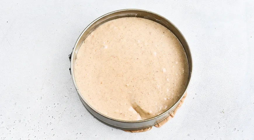 Заливной яблочный пирог: шаг 7