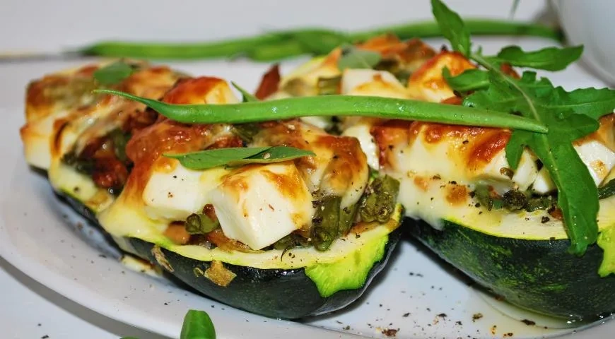 Запеченные цукини с лисичками и фетой: шаг 7