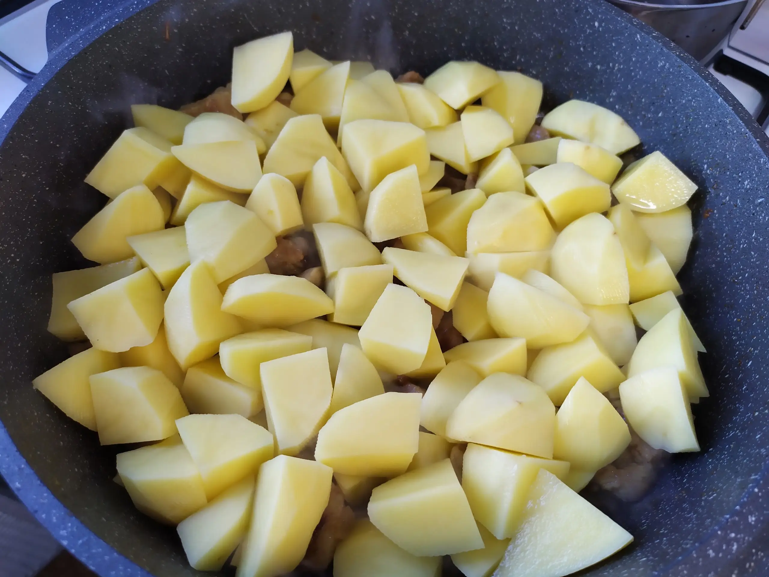 Шаг 7: Жаркое со свининой и грибами