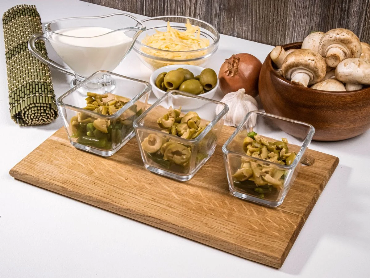 Шаг 7: Жюльен с оливками и стручковой фасолью