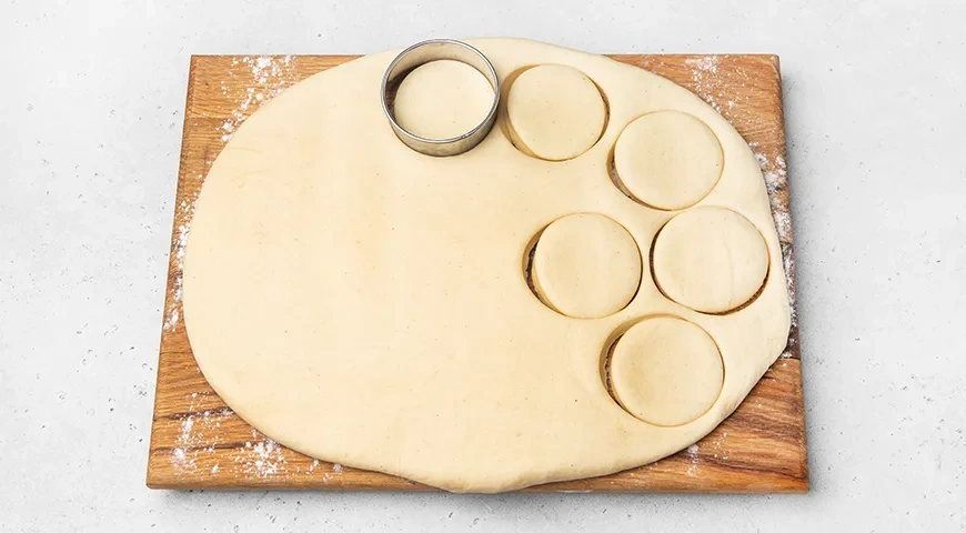 Берлинеры – классические пончики с джемом: шаг 8