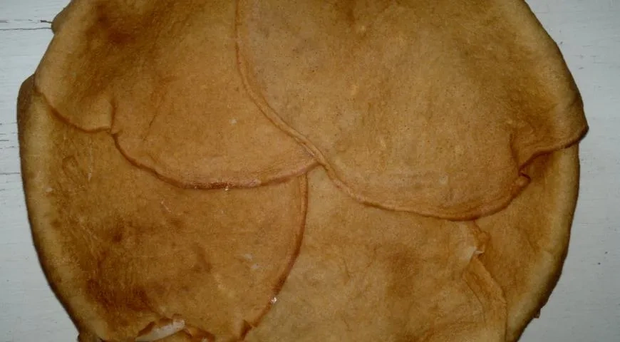 Блинчатый пирог с творогом и клюквой в духовке: шаг 8