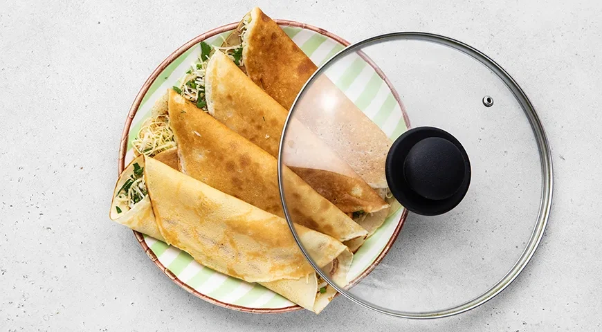 Блинчики с яйцом и сыром: шаг 8