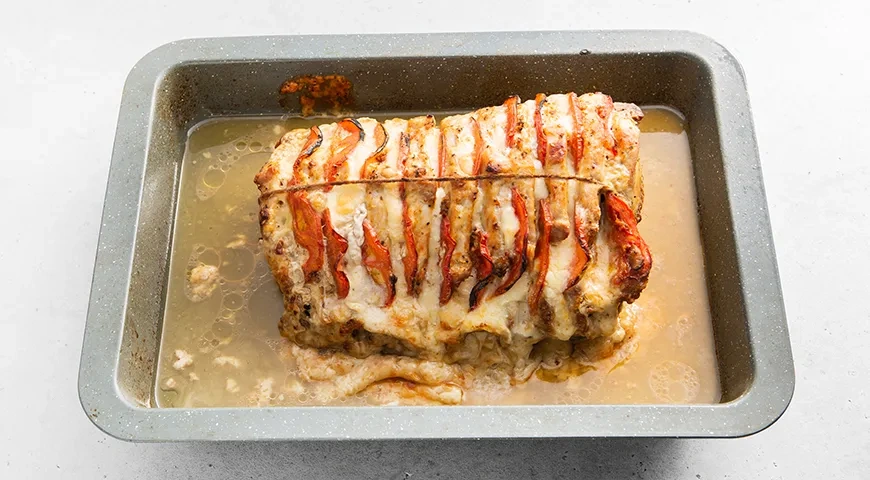 Гармошка из свинины с помидорами: шаг 8