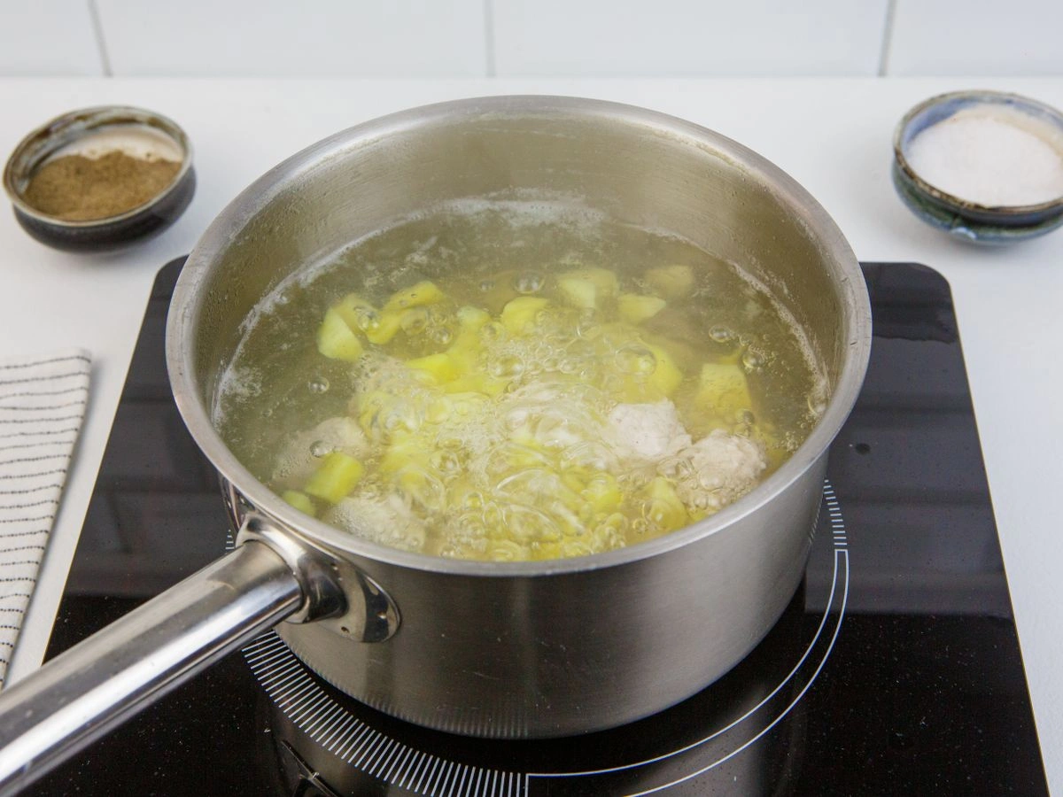 Шаг 8: Гречневый суп с фрикадельками