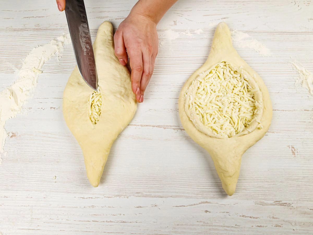 Шаг 8: Хачапури по-аджарски