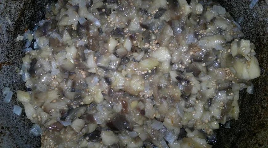 Вкусная икра из баклажанов: шаг 8