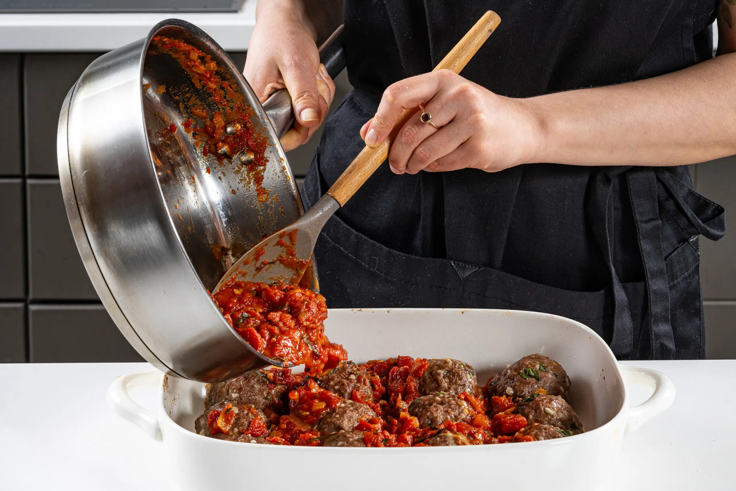 Шаг 8: Котлеты в духовке с томатным соусом