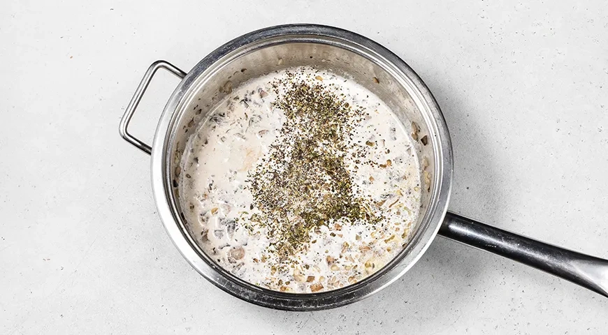 Куриные фрикадельки в грибном соусе (на сковороде): шаг 8