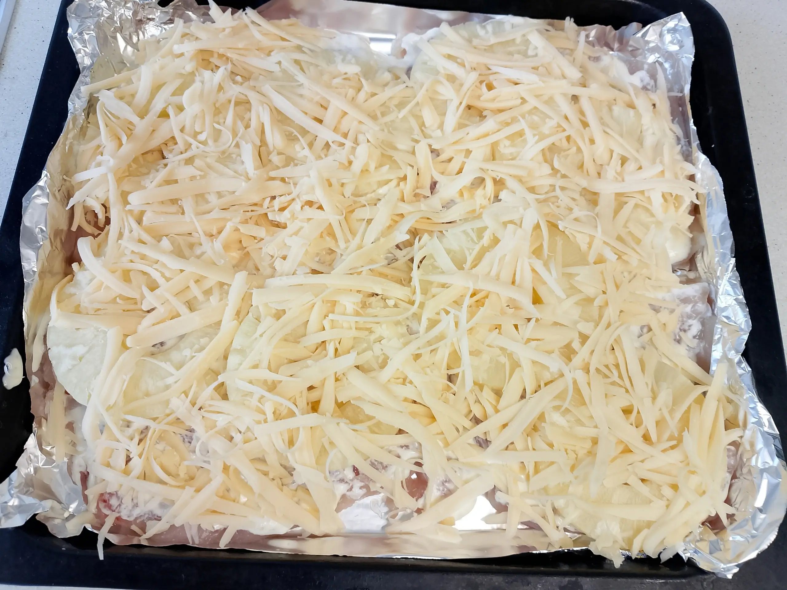 Шаг 8: Курица с ананасами в духовке