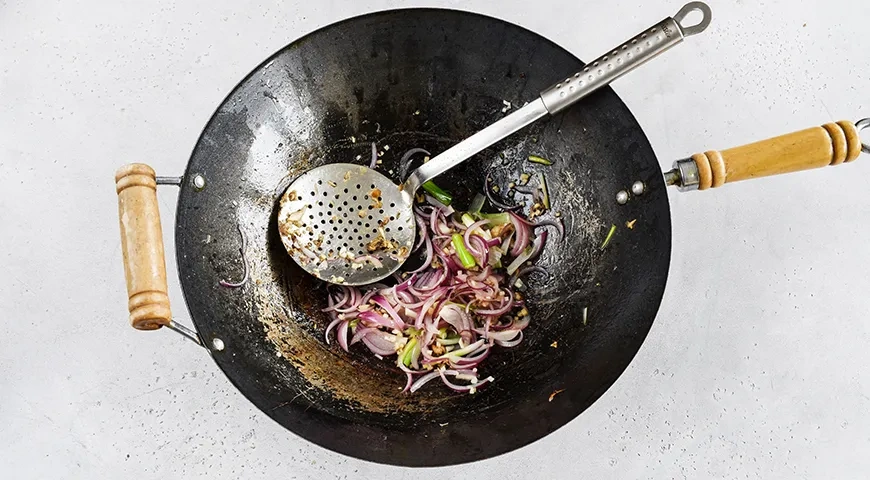 Лапша вок с курицей и овощами: шаг 8