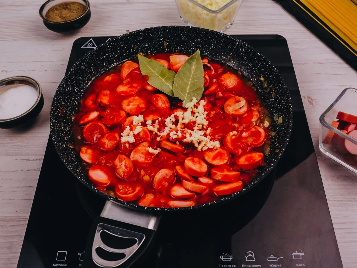 Шаг 8: Макароны с сосисками в томатном соусе