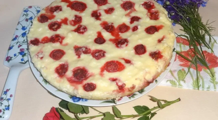 Манник с творогом и клубникой: шаг 8