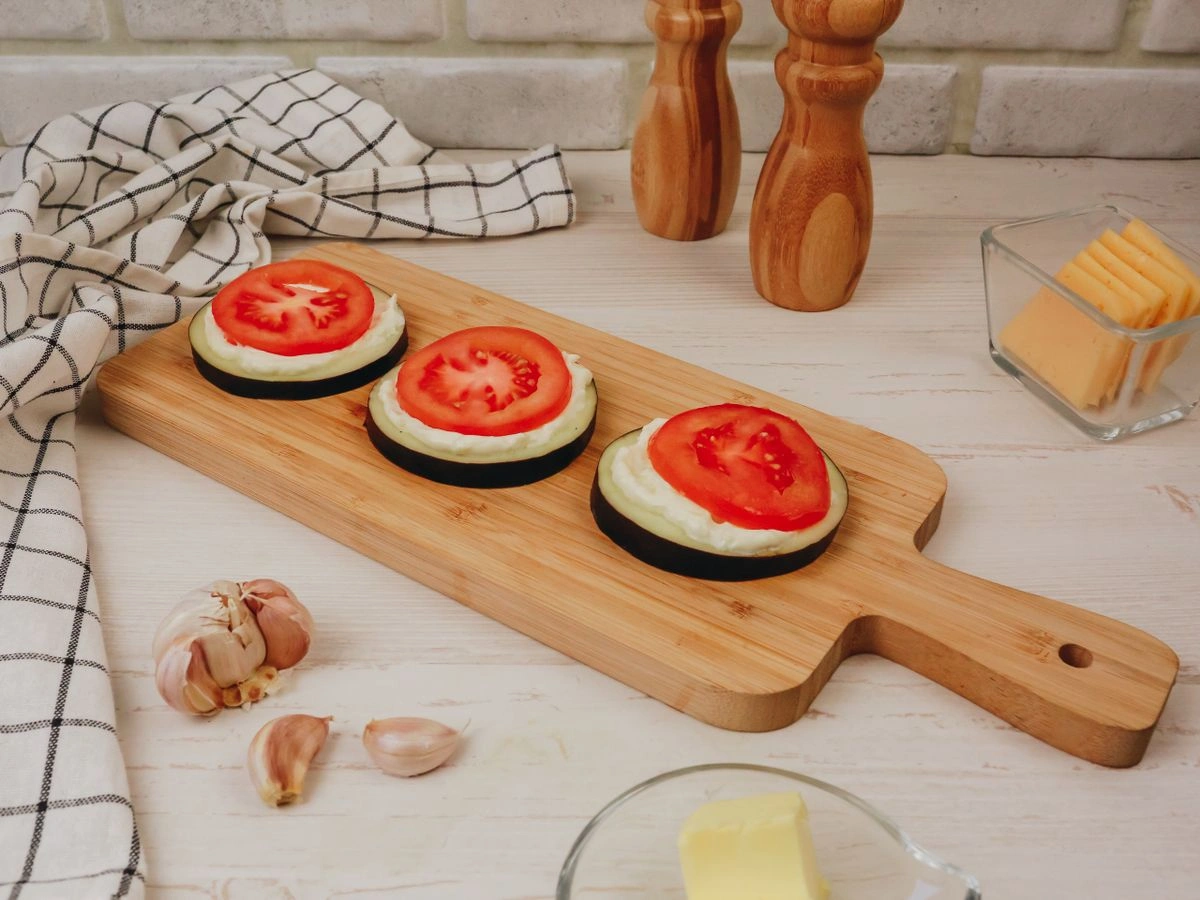 Шаг 8: Медальоны из баклажана