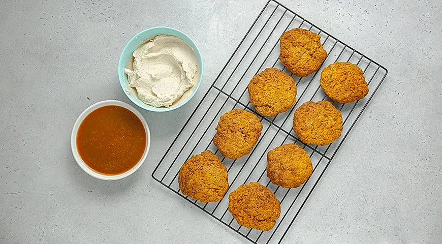 Морковное печенье с кремом и карамелью: шаг 8