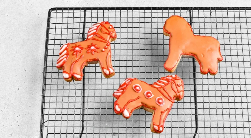 Новогоднее печенье «Конь-огонь»: шаг 8