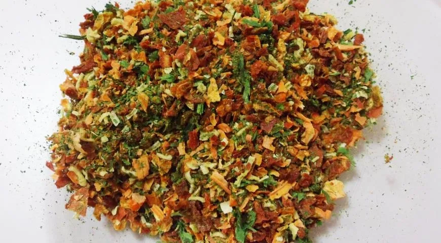 Овощной бульон на зиму - приправа из сушеных овощей и зелени: шаг 8