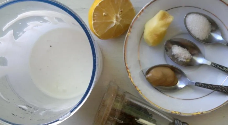 Овощной салат с пикантным соусом: шаг 8