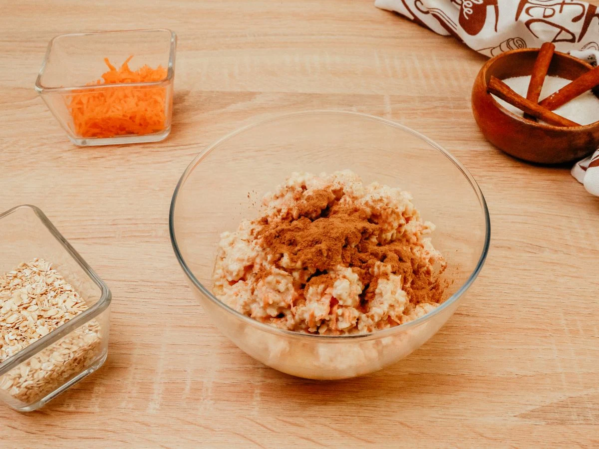 Шаг 8: Овсянка с бананом, корицей и морковью