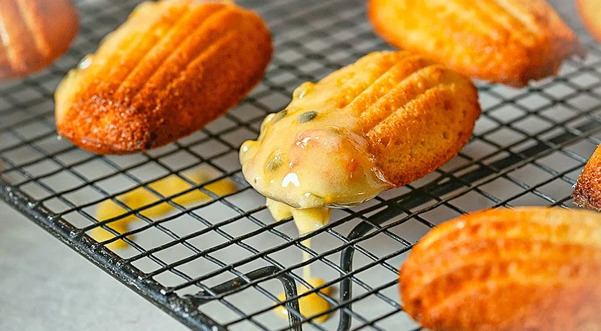 Печенье «Мадлен» с маракуйей: шаг 8