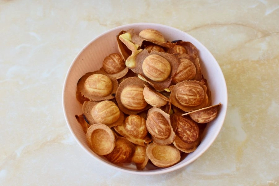 Шаг 8: Печенье орешки со сгущенкой