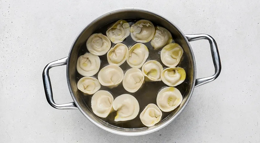 Пельмени с соусом том ям: шаг 8