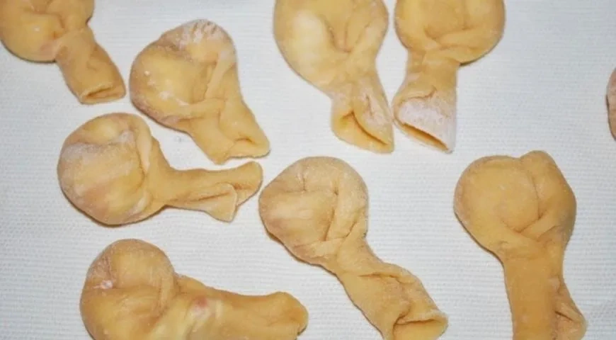 Плетеные сардинские равиоли Кулурджонес: шаг 8