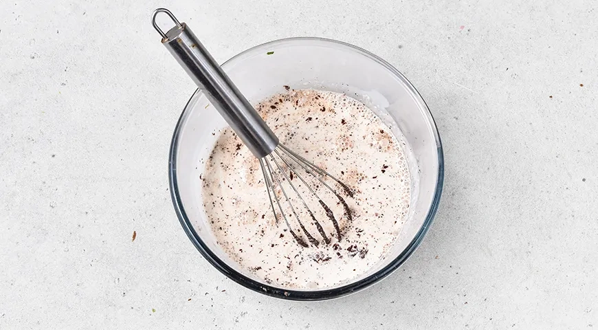 Простой шоколадный пирог с пропиткой и глазурью: шаг 8