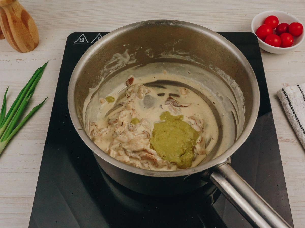 Шаг 8: Пюре с вешенками в сливочном соусе и песто