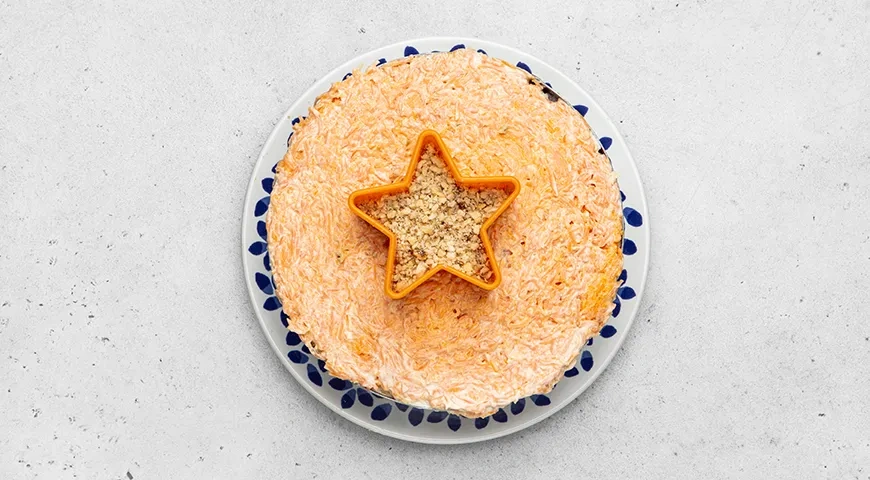 Салат Генеральский с грибами: шаг 8