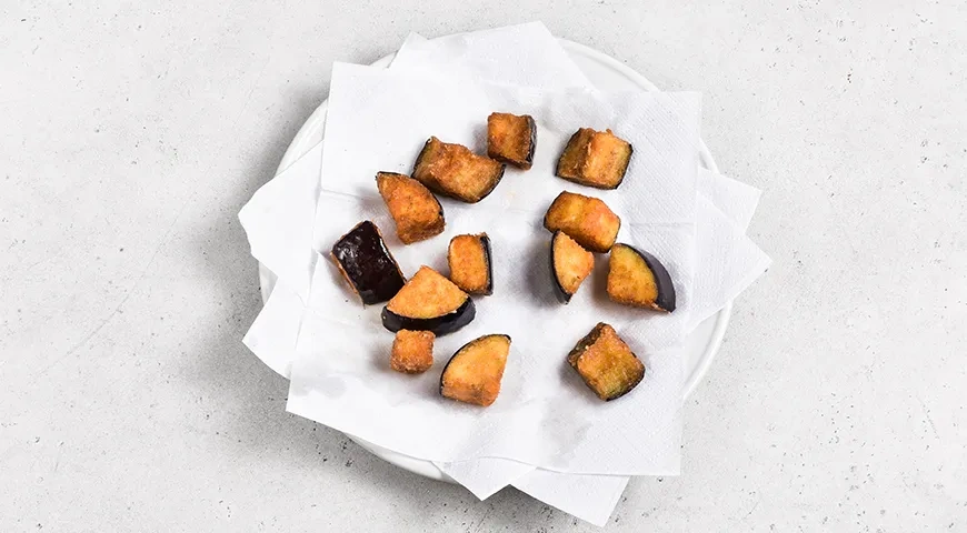 Салат «Лаззат» с хрустящими баклажанами: шаг 8