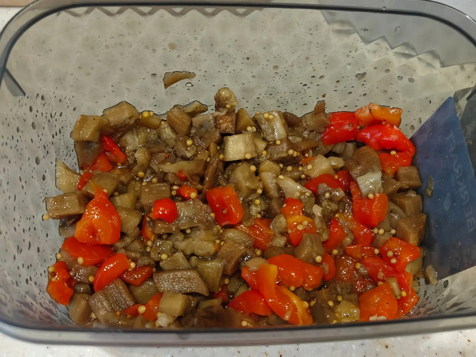 Шаг 8: Салат с гребешками и запеченными овощами