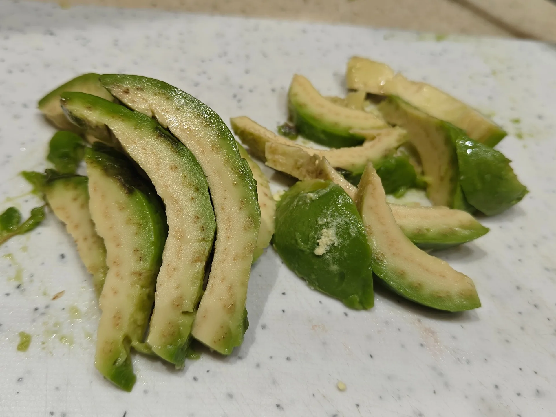 Шаг 8: Салат с тунцом и авокадо