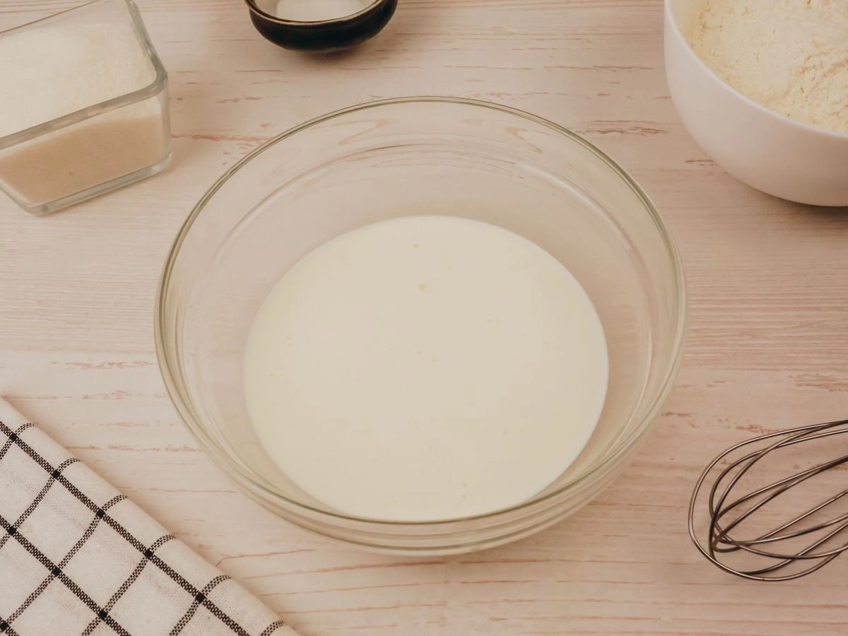 Шаг 8: Шахматный бисквит с голубикой и творожным сыром