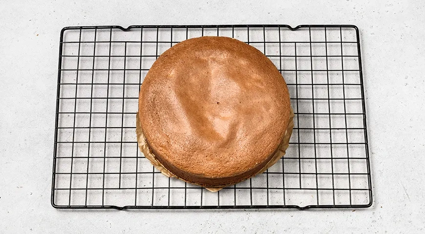 Шарлотка с бананами в духовке: шаг 8