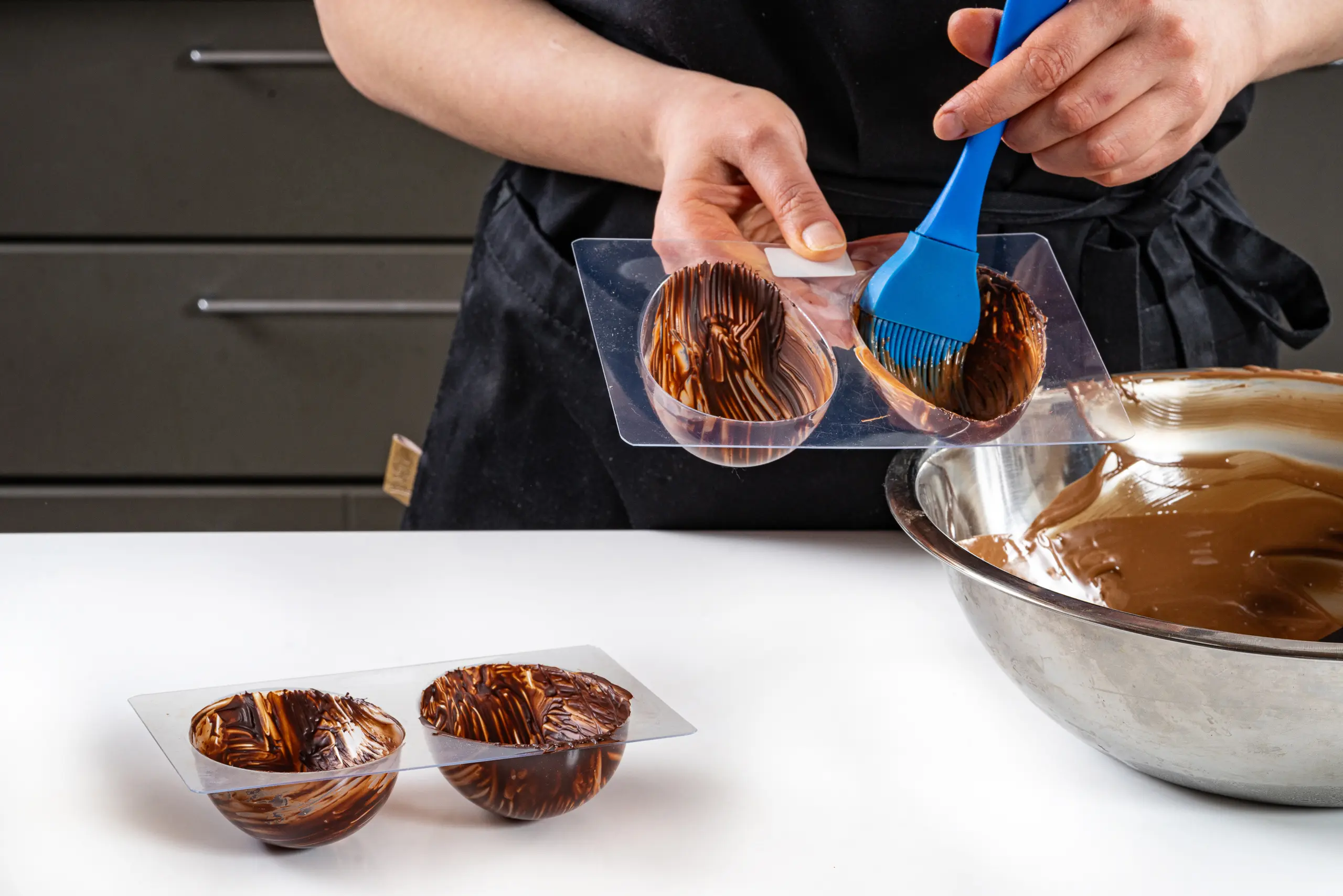 Шаг 8: Шоколадные пасхальные яйца