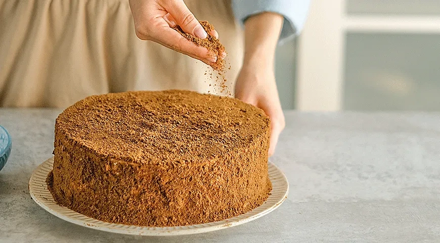 Шоколадный медовик со сметанным кремом: шаг 8