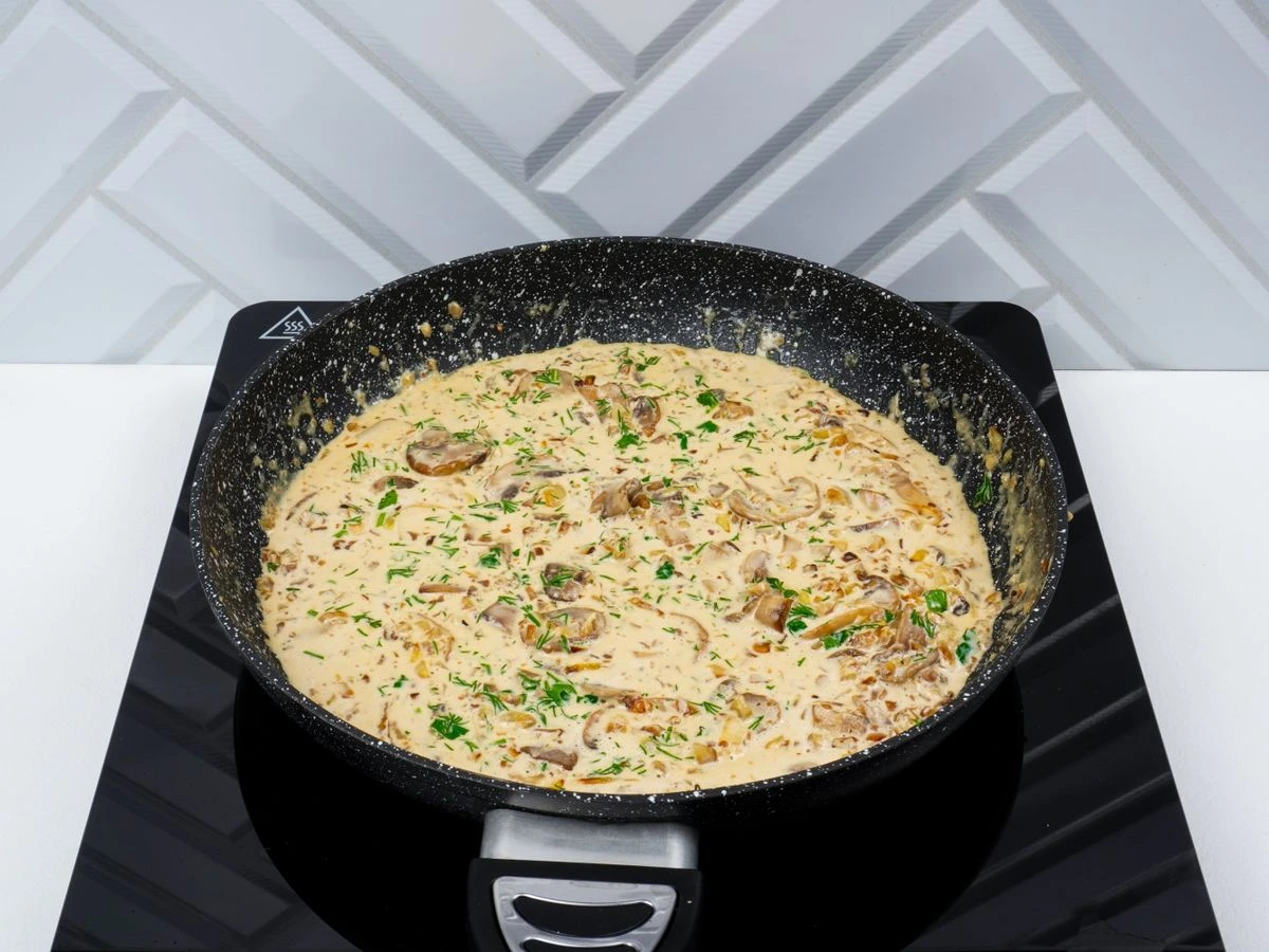 Шаг 8: Спагетти с грибами и орехами