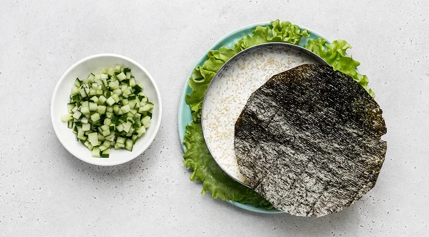 Суши-торт с крабовыми палочками: шаг 8