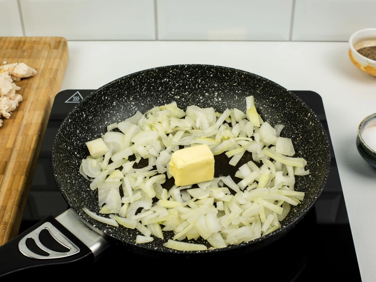 Шаг 8: Сырный суп по-французски с курицей