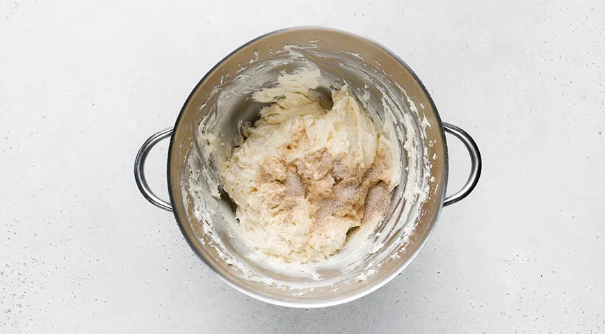 Торт «Наполеон» из слоеного дрожжевого теста: шаг 8