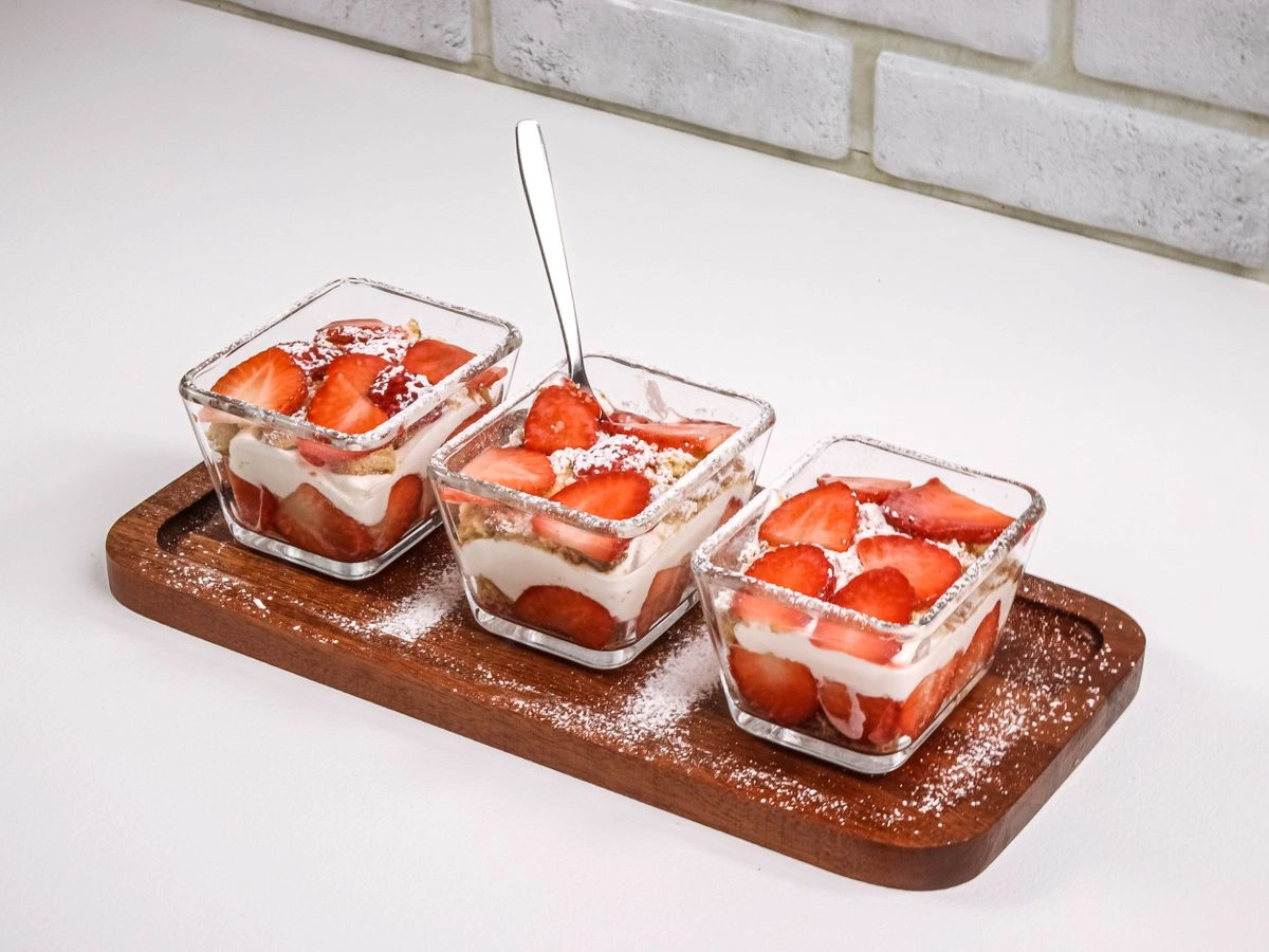 Шаг 8: Трайфл с клубникой