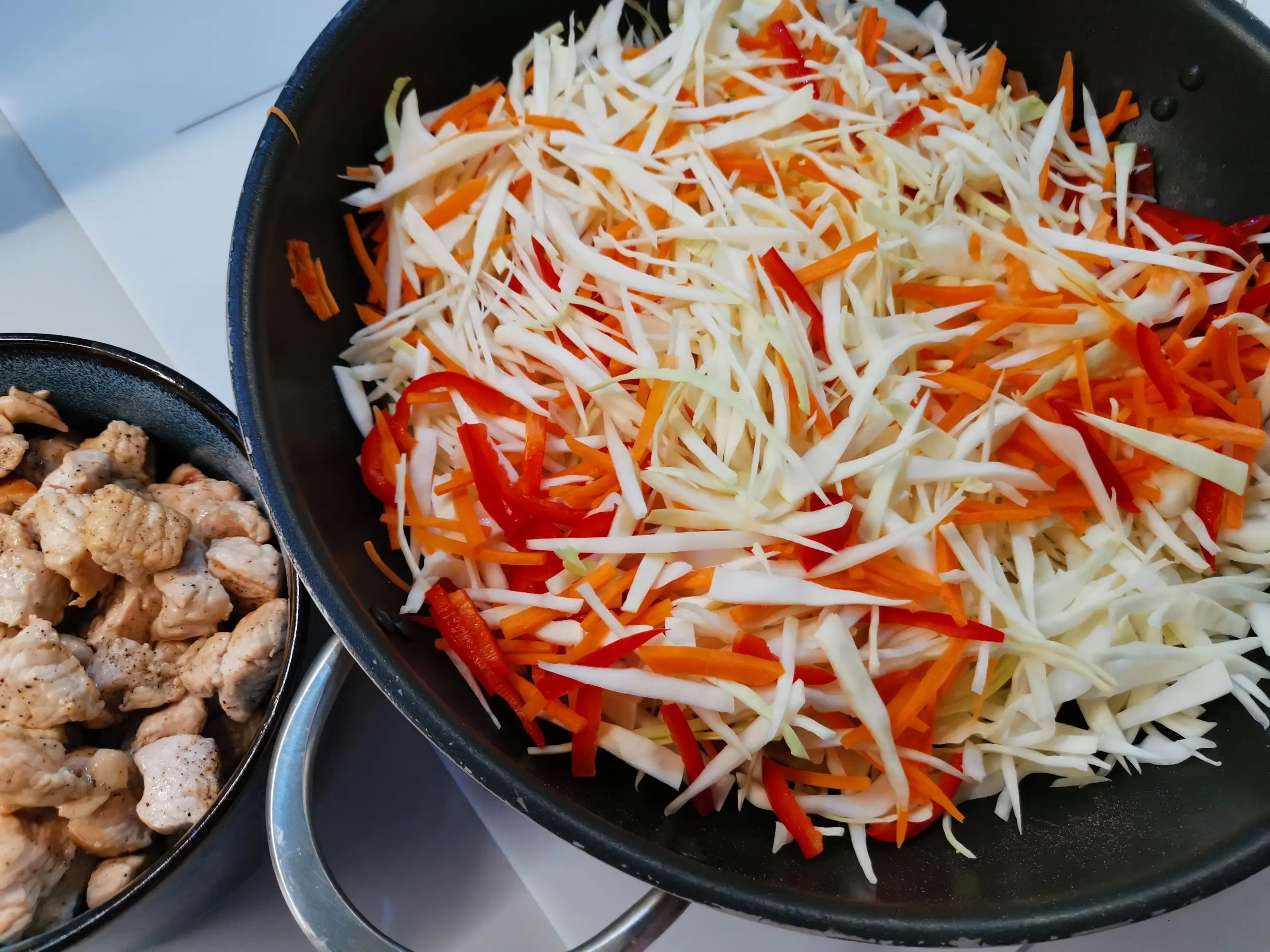 Шаг 8: Тушеная капуста с мясом