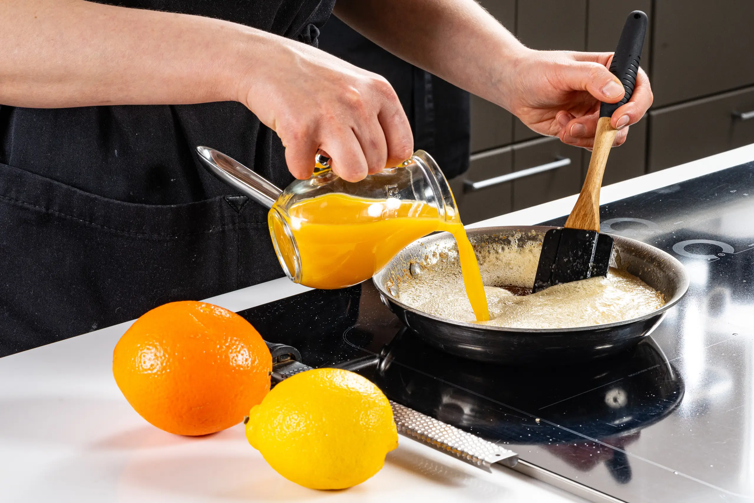 Шаг 8: Творожная запеканка с апельсиновым соусом