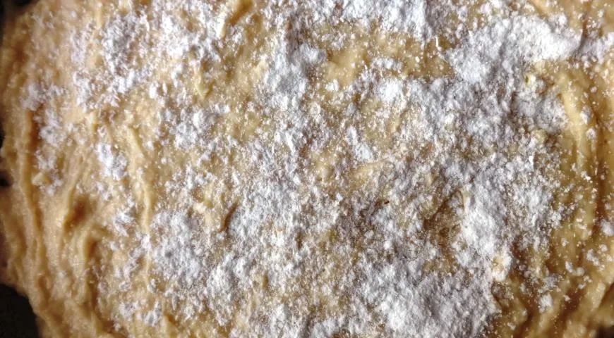 Творожный пирог с черешней и абрикосами: шаг 8